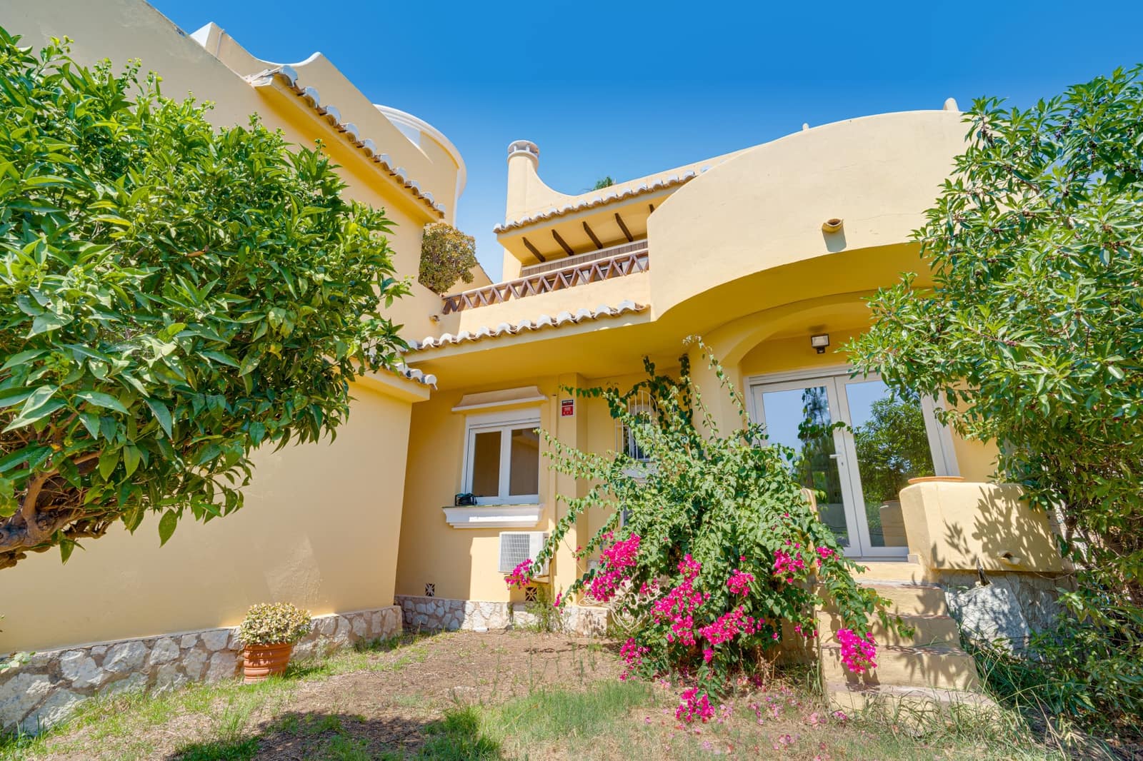 Casa de 3 habitaciones en Calahonda en venta con garaje - 568.000 € (Ref: 9937309)
