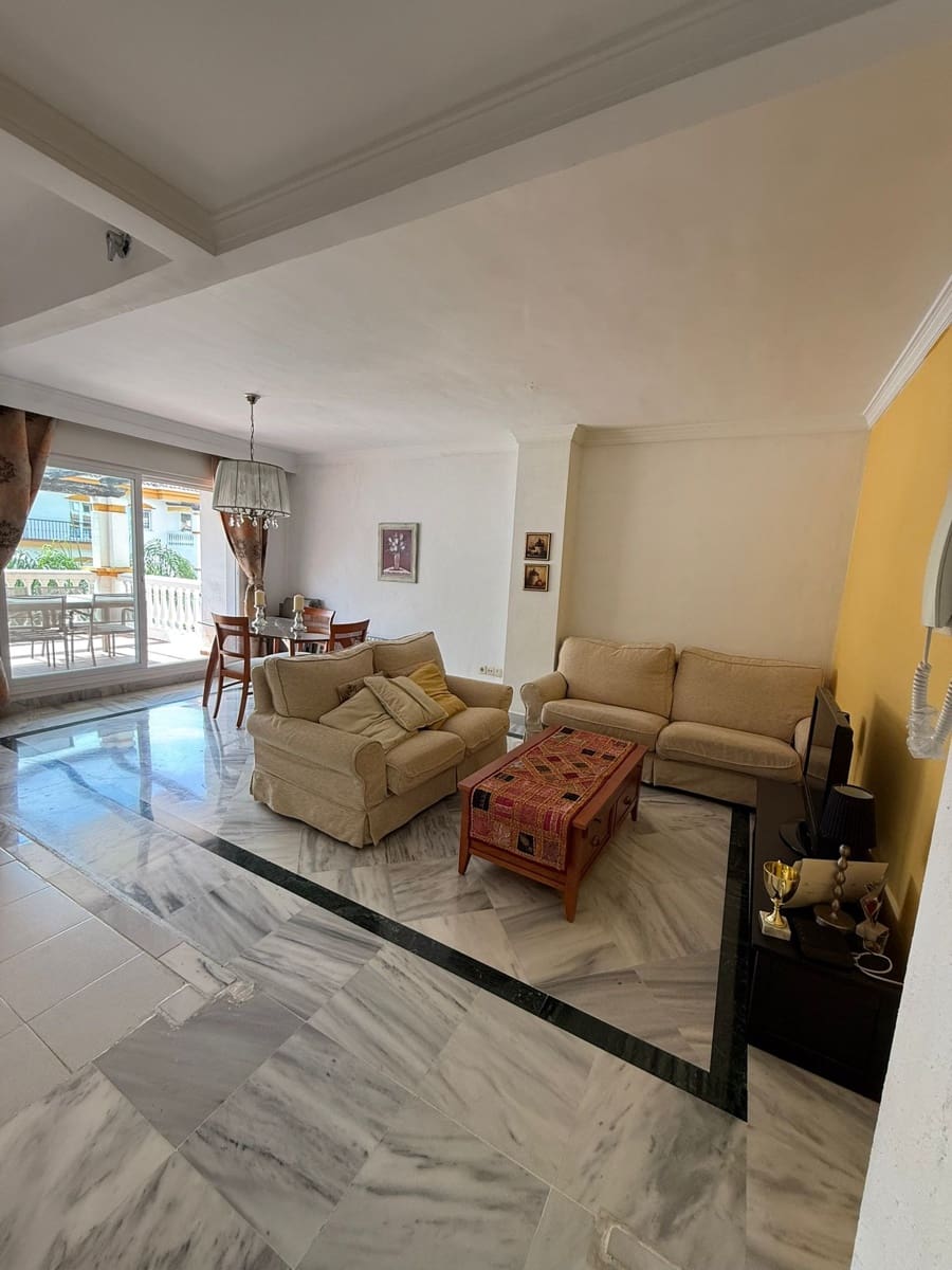 2 slaapkamer Appartement te koop in Marbella met zwembad garage - € 379.000 (Ref: 9940825)