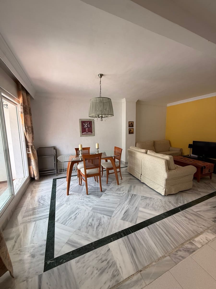 2 slaapkamer Appartement te koop in Marbella met zwembad garage - € 379.000 (Ref: 9940825)