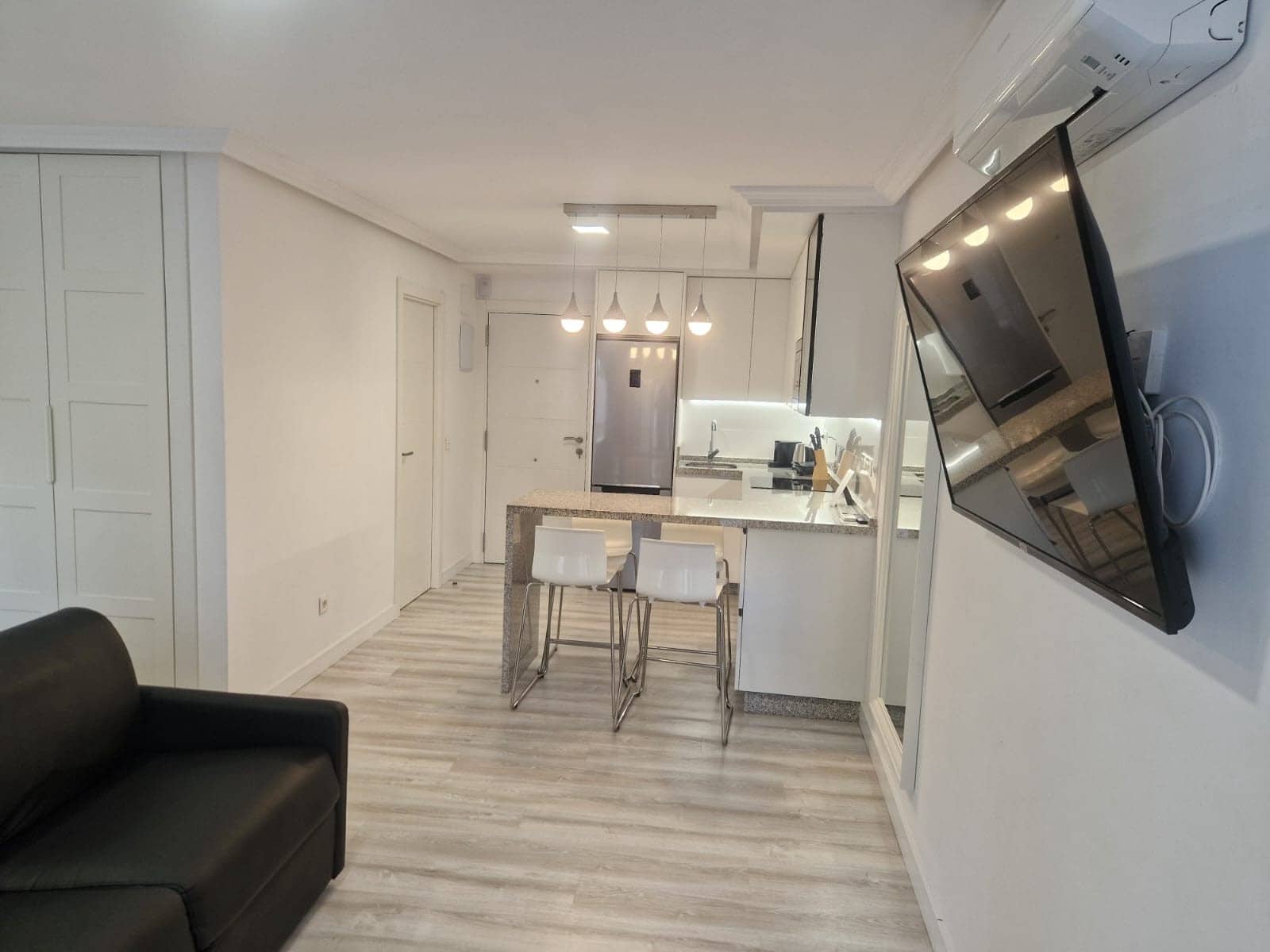 1 soverom Leilighet til salgs i Marbella med svømmebasseng garasje - € 320 000 (Ref: 9948553)