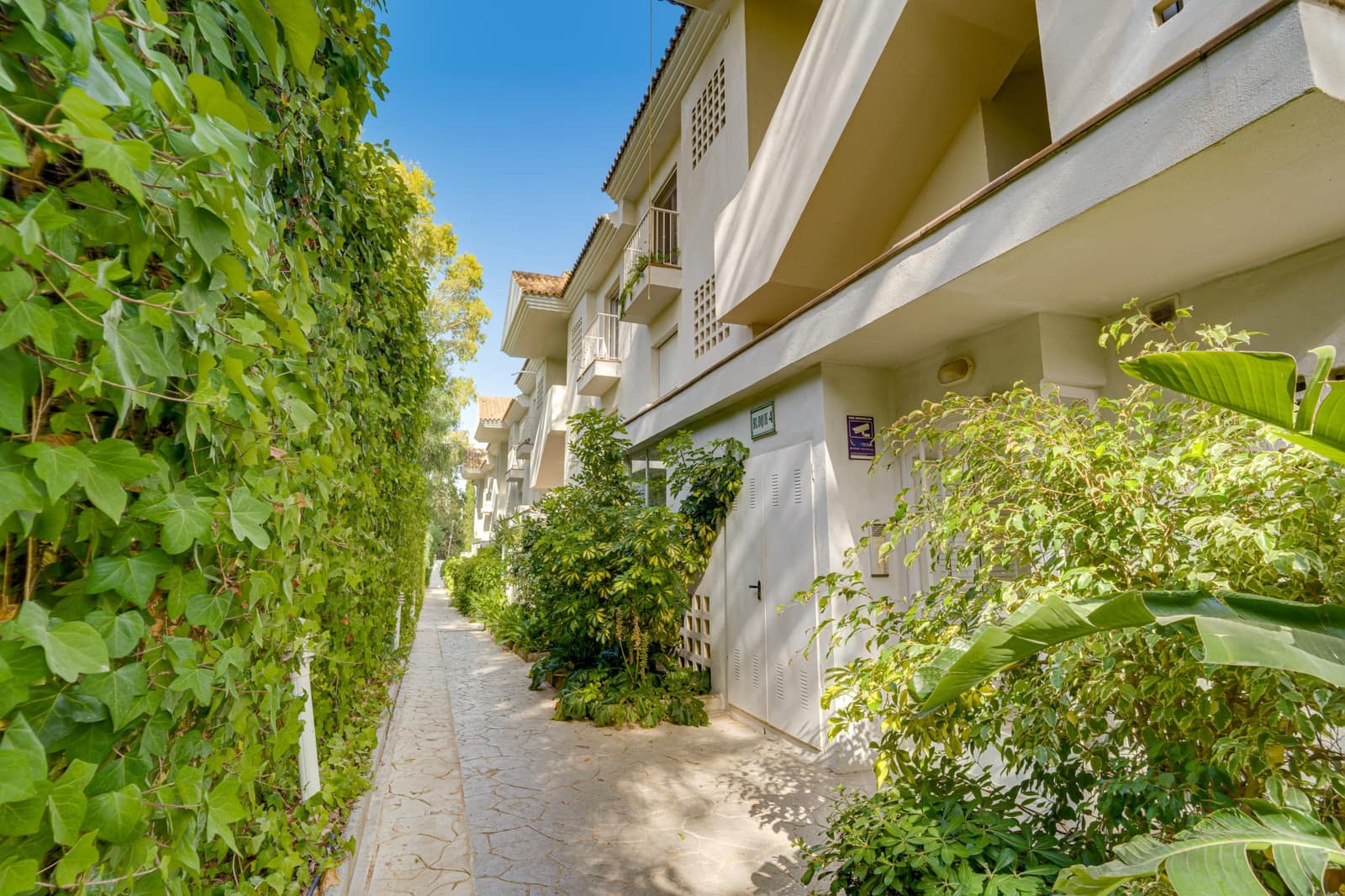 2 makuuhuone Huoneisto myytävänä paikassa Marbella mukana uima-altaan 
autotalli - 550 000 € (Ref: 9953431)