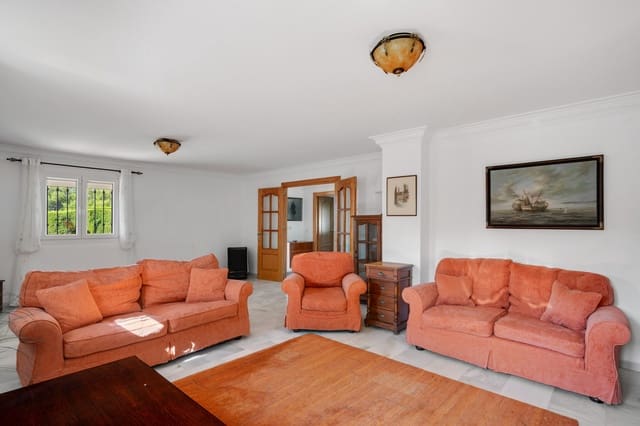 4 soveværelse Villa til salg i Estepona med swimmingpool garage - € 850.000 (Ref: 9953432)