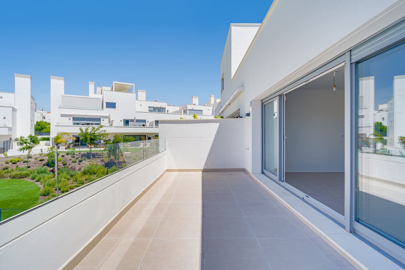 2 soveværelse Lejlighed til salg i Bel-Air med swimmingpool garage - € 440.000 (Ref: 9956216)