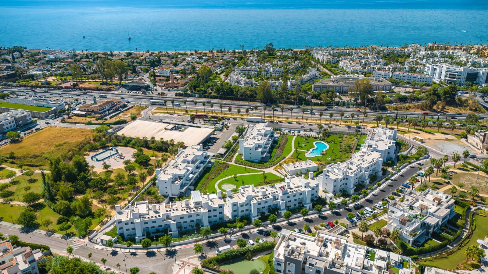2 bedroom Apartment for sale in Bel-Air with pool garage - € 440,000 (Ref: 9956216)
