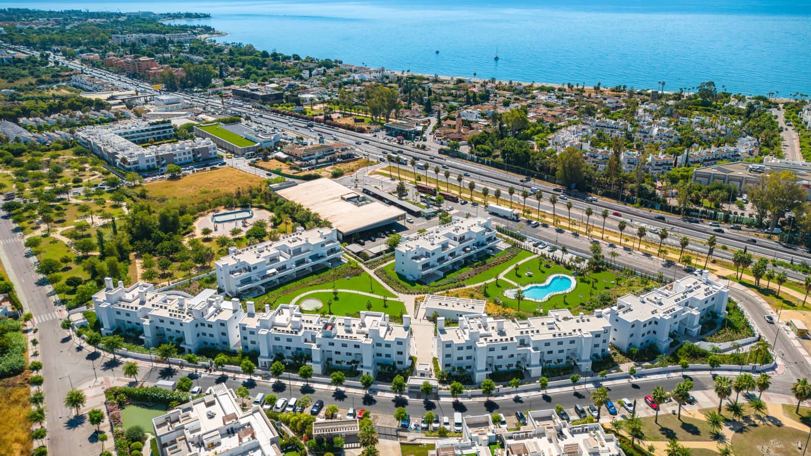 2 bedroom Apartment for sale in Bel-Air with pool garage - € 440,000 (Ref: 9956216)