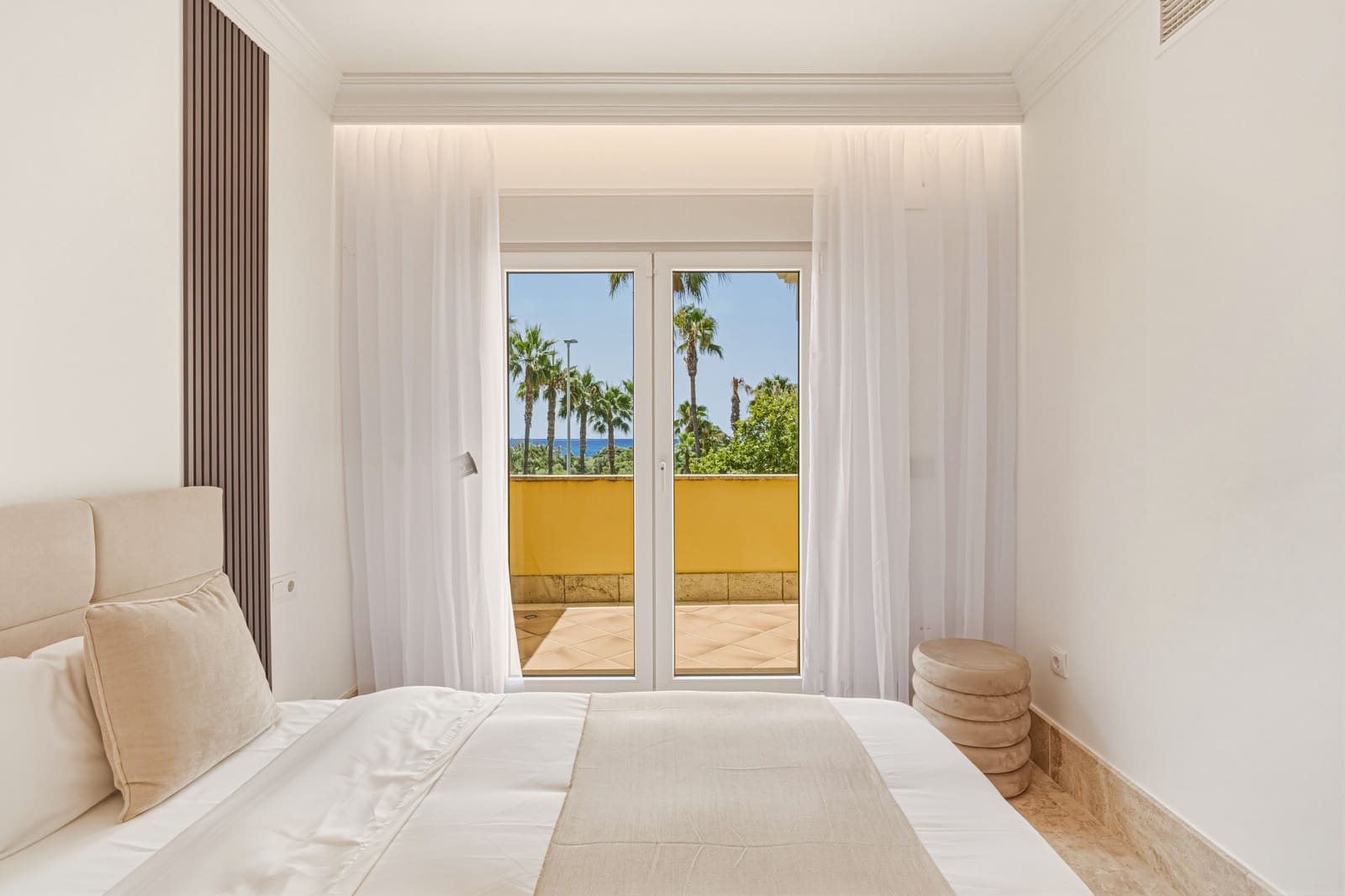 4 bedroom Villa for sale in Marbella with pool garage - € 1,395,000 (Ref: 9966088)