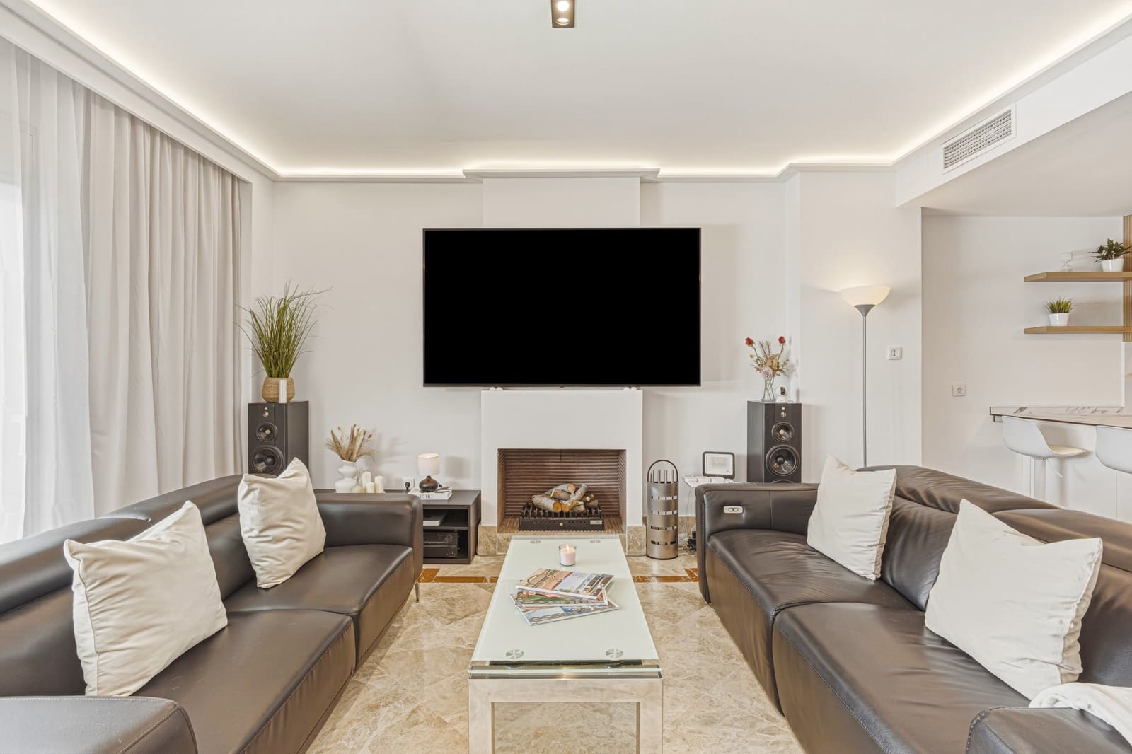 4 bedroom Villa for sale in Marbella with pool garage - € 1,395,000 (Ref: 9966088)