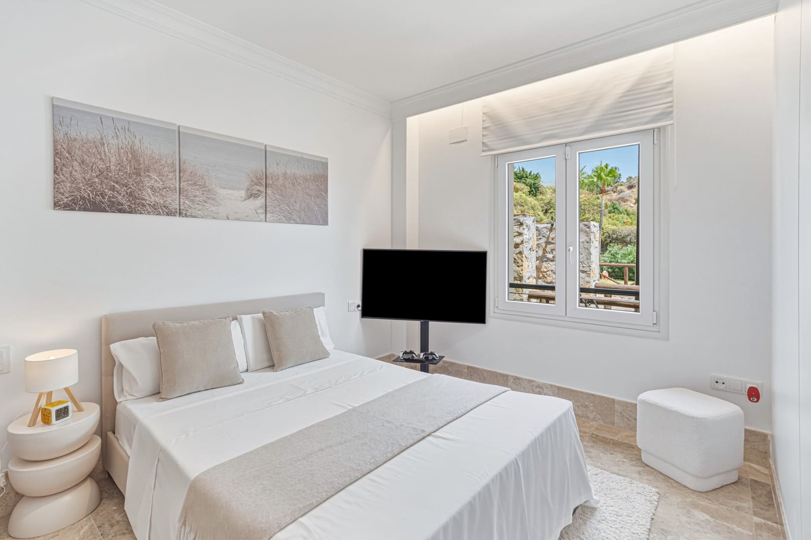 4 bedroom Villa for sale in Marbella with pool garage - € 1,395,000 (Ref: 9966088)