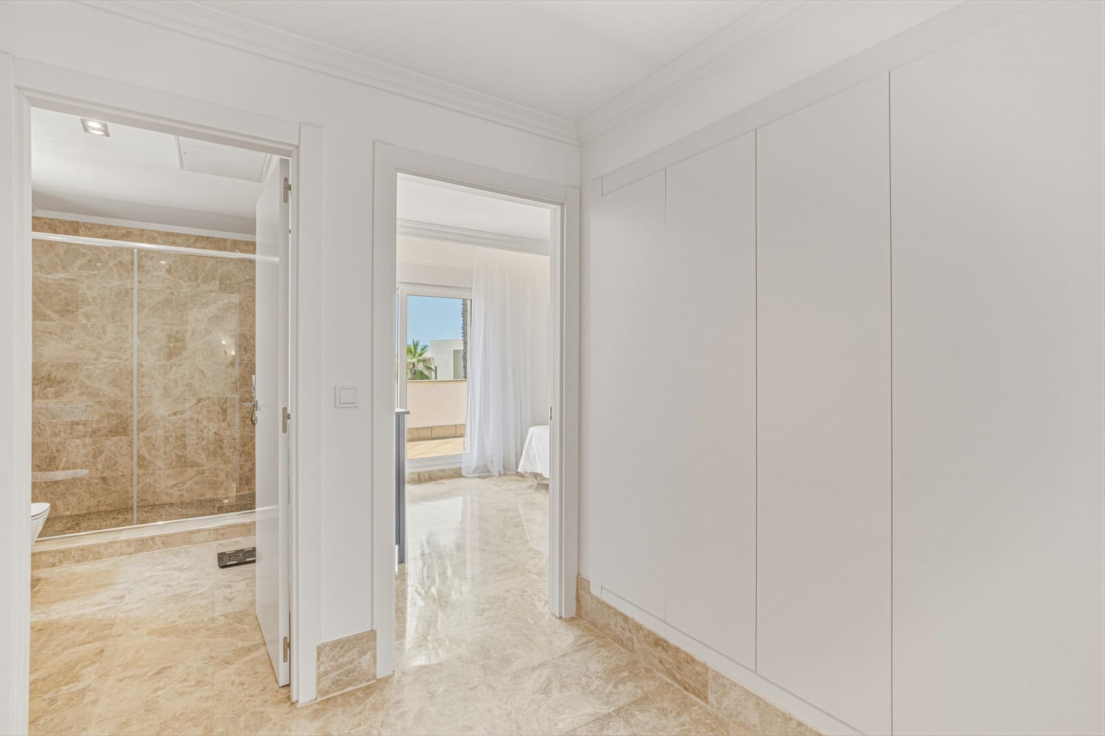 4 bedroom Villa for sale in Marbella with pool garage - € 1,395,000 (Ref: 9966088)