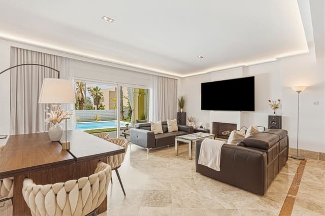 4 chambre Villa/Maison à vendre à Marbella avec piscine garage - 1 395 000 € (Ref: 9966088)