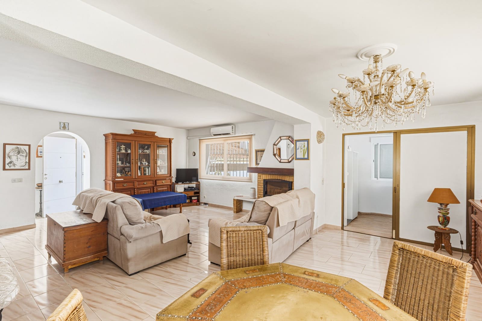 2 sypialnia Willa na sprzedaż w Nueva Andalucia z basenem garażem - 1 375 000 € (Ref: 9984324)
