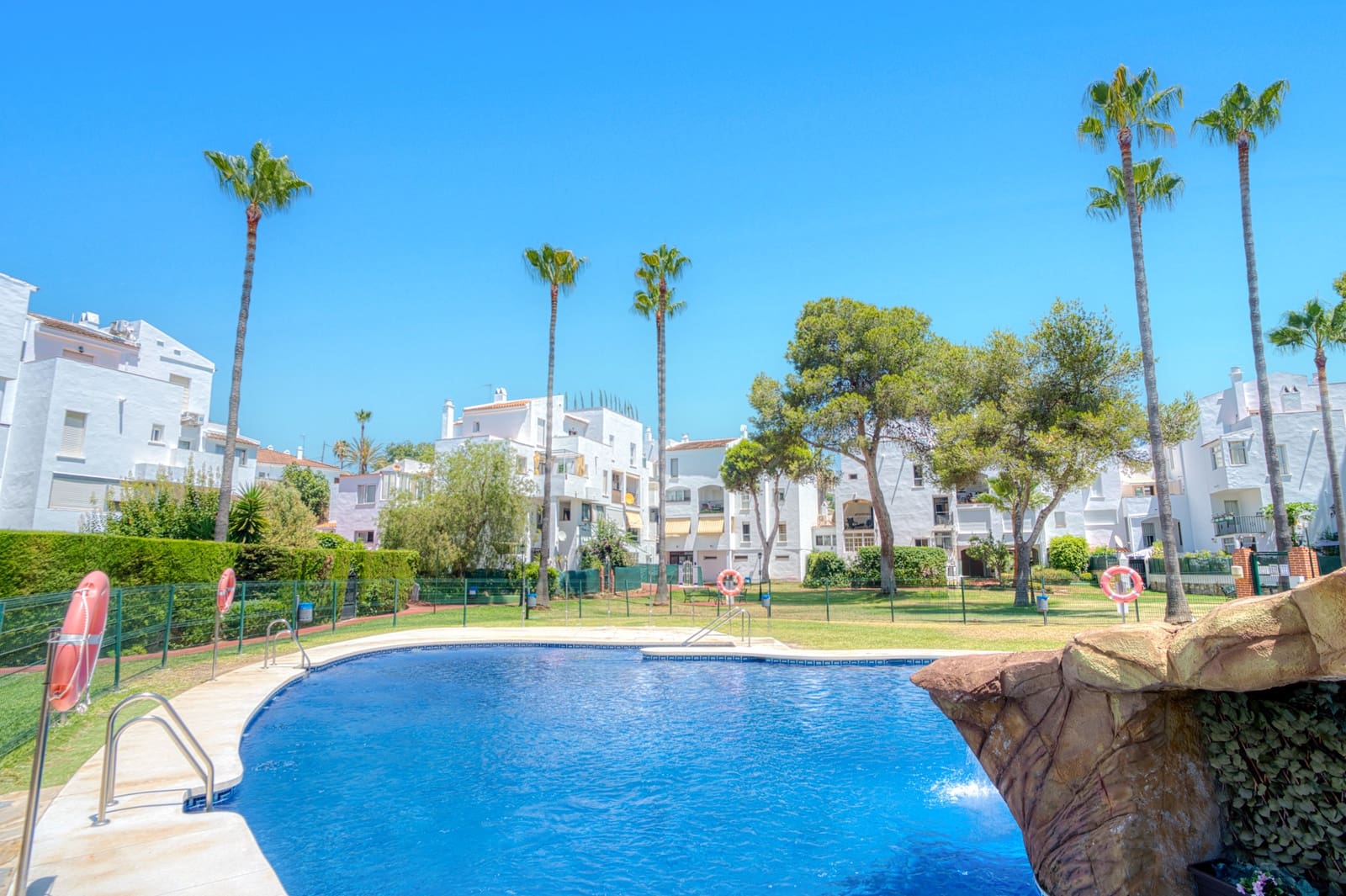 3 soverom Penthouse til salgs i Marbella med svømmebasseng - € 355 000 (Ref: 9987324)