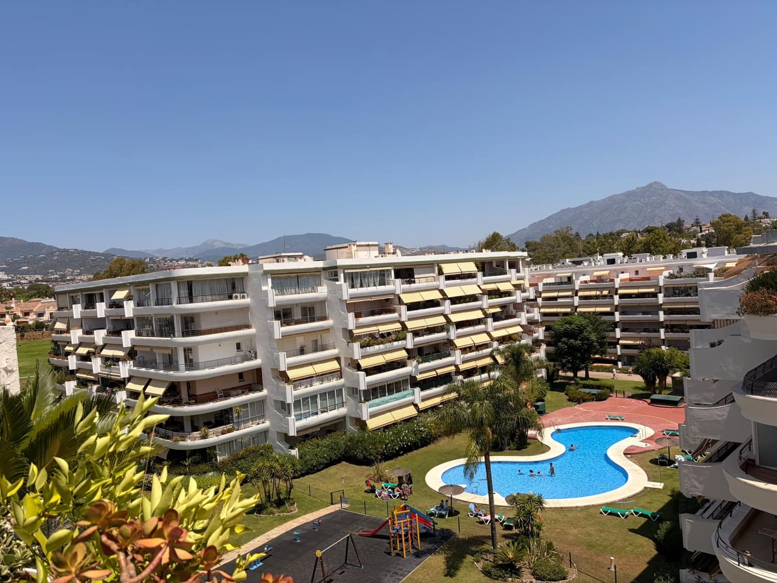2 Zimmer Apartment zu verkaufen in Guadalmina mit Pool Garage - 465.000 € (Ref: 9998028)