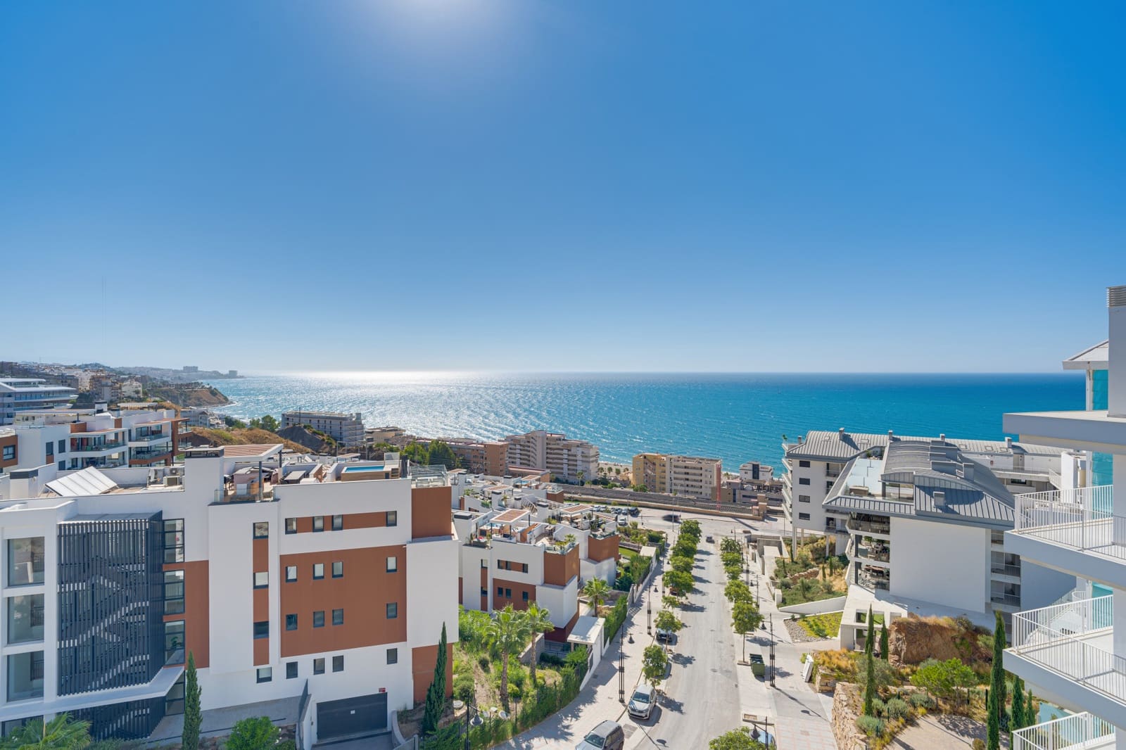 2 soveværelse Penthouse til salg i Fuengirola med swimmingpool garage - € 1.180.000 (Ref: 9999159)