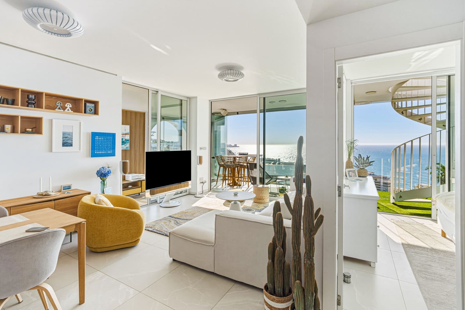 2 soveværelse Penthouse til salg i Fuengirola med swimmingpool garage - € 1.180.000 (Ref: 9999159)