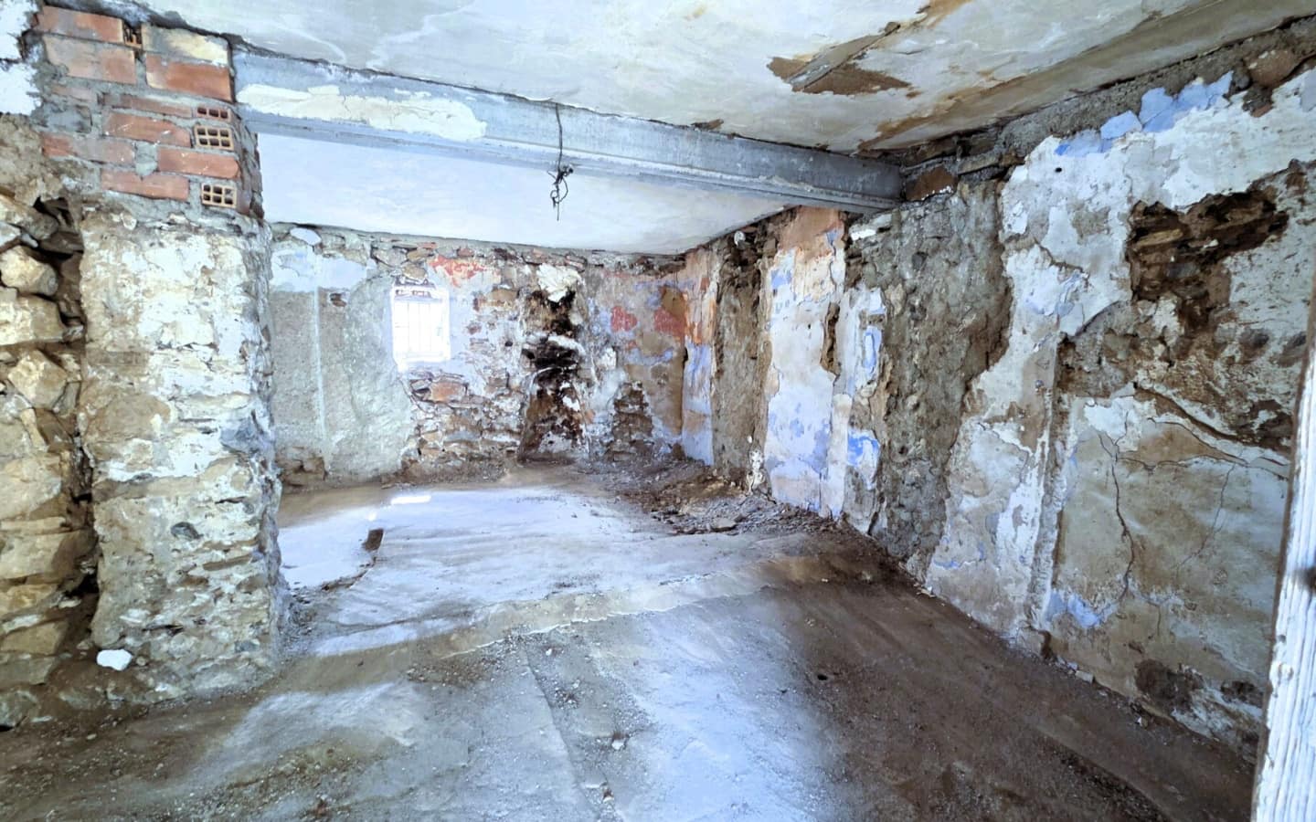 2 bedroom Finca/Country House for sale in Torvizcon - € 160,000 (Ref: 10167436)