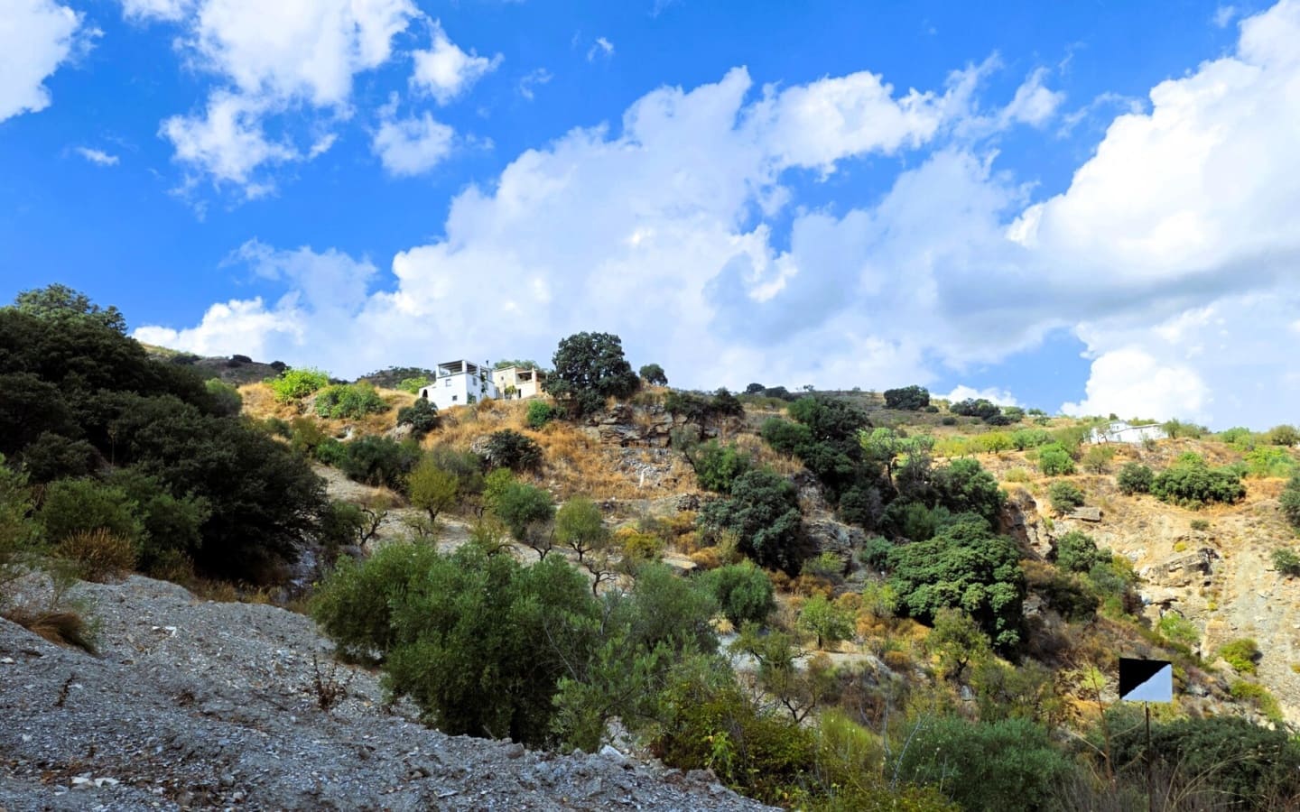 2 bedroom Finca/Country House for sale in Torvizcon - € 160,000 (Ref: 10167436)