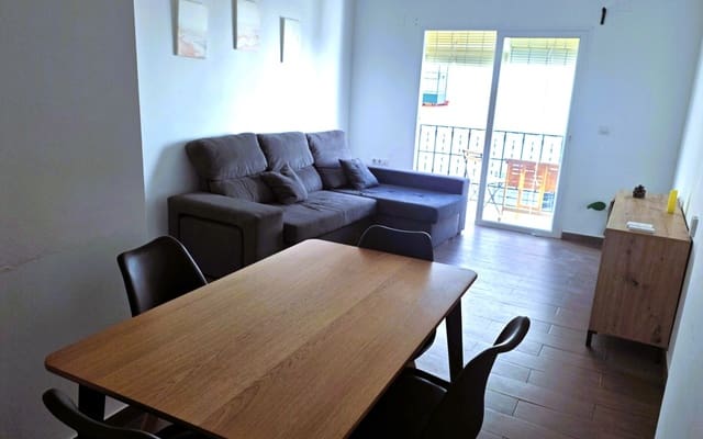 Piso de 3 habitaciones en Salobreña en venta - 160.000 € (Ref: 10179374)
