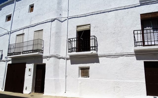 6 bedroom Townhouse for sale in La Taha - € 160,000 (Ref: 3433093)