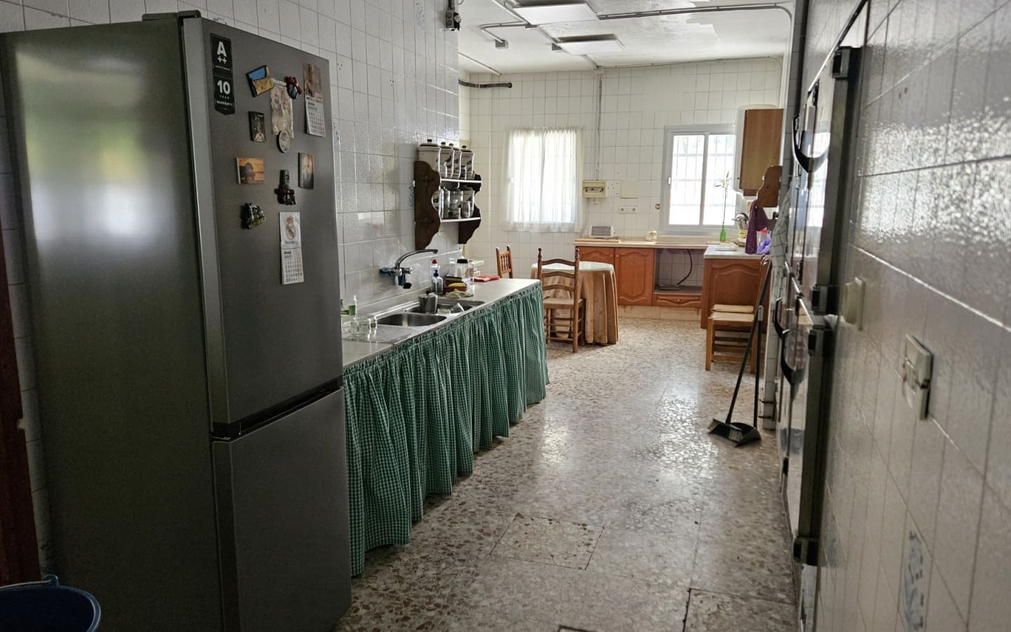 5 soveværelse Virksomhed til salg i Velez de Benaudalla med swimmingpool garage - € 600.000 (Ref: 4914817)