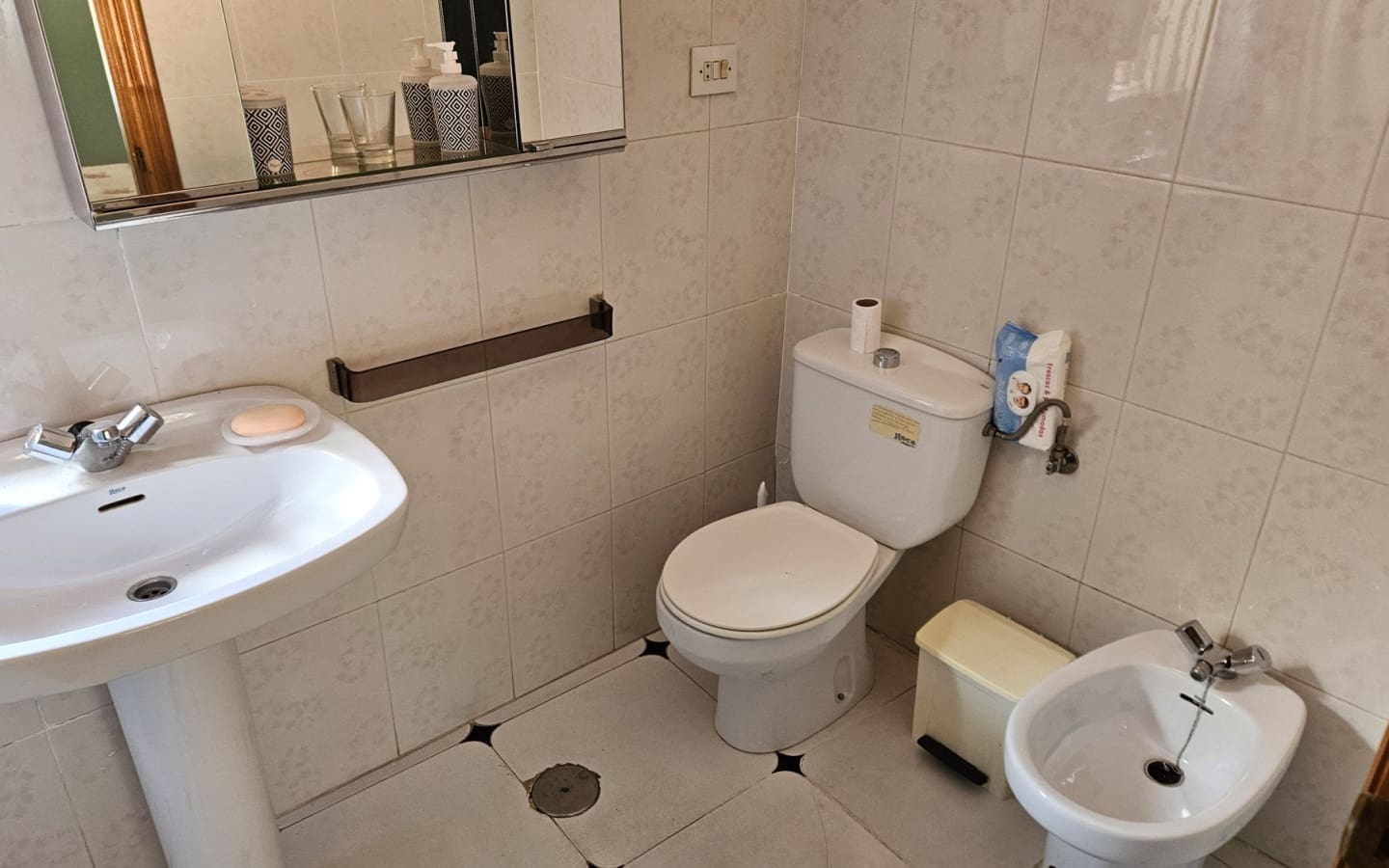 5 soveværelse Virksomhed til salg i Velez de Benaudalla med swimmingpool garage - € 600.000 (Ref: 4914817)