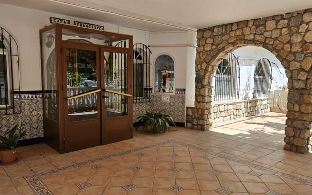 5 soveværelse Virksomhed til salg i Vélez de Benaudalla med swimmingpool garage - € 600.000 (Ref: 4914817)