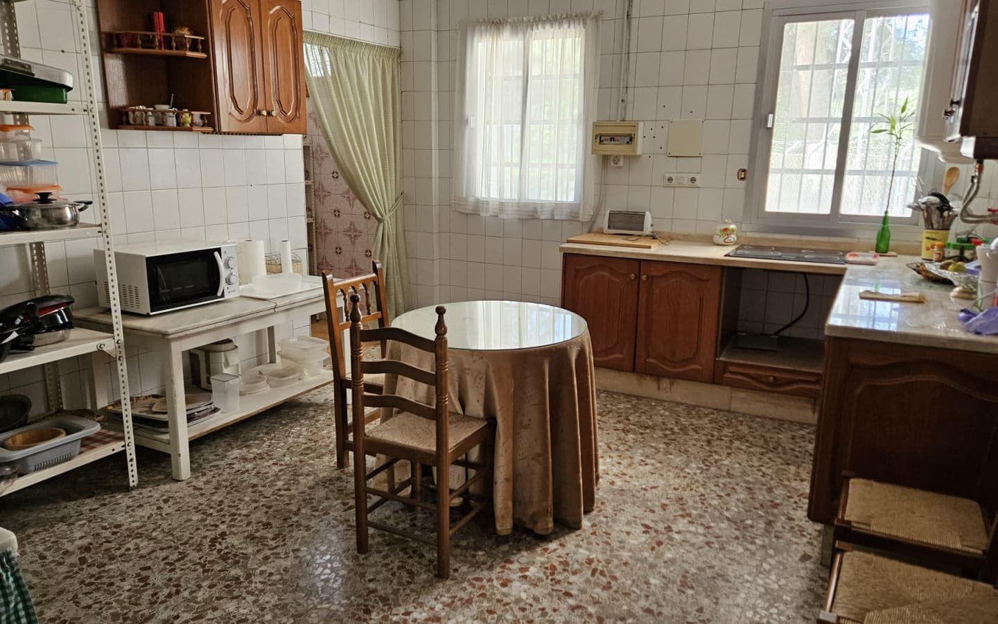 5 soveværelse Virksomhed til salg i Velez de Benaudalla med swimmingpool garage - € 600.000 (Ref: 4914817)