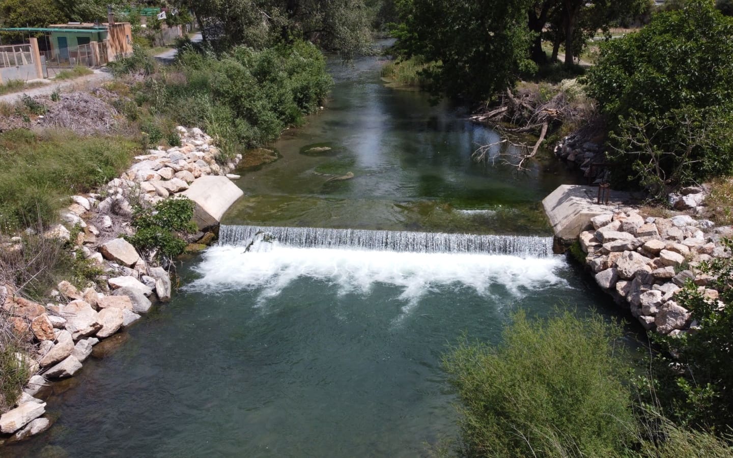 5 soveværelse Virksomhed til salg i Velez de Benaudalla med swimmingpool garage - € 600.000 (Ref: 4914817)