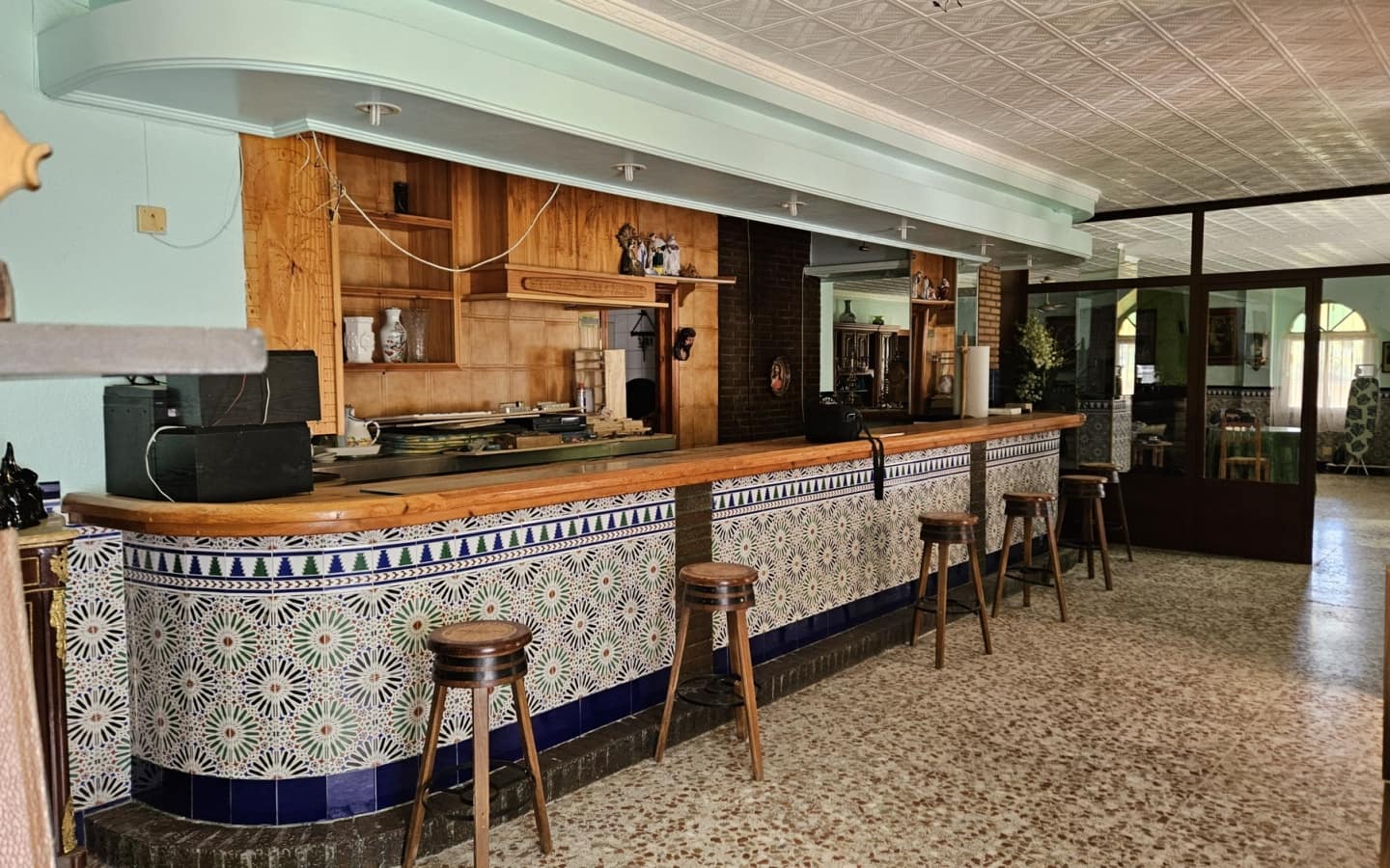 5 soveværelse Virksomhed til salg i Velez de Benaudalla med swimmingpool garage - € 600.000 (Ref: 4914817)