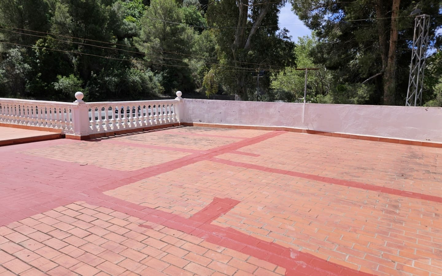 5 soveværelse Virksomhed til salg i Velez de Benaudalla med swimmingpool garage - € 600.000 (Ref: 4914817)