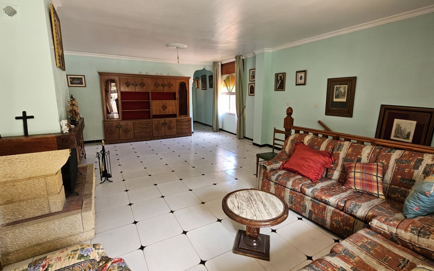 5 soveværelse Virksomhed til salg i Velez de Benaudalla med swimmingpool garage - € 600.000 (Ref: 4914817)