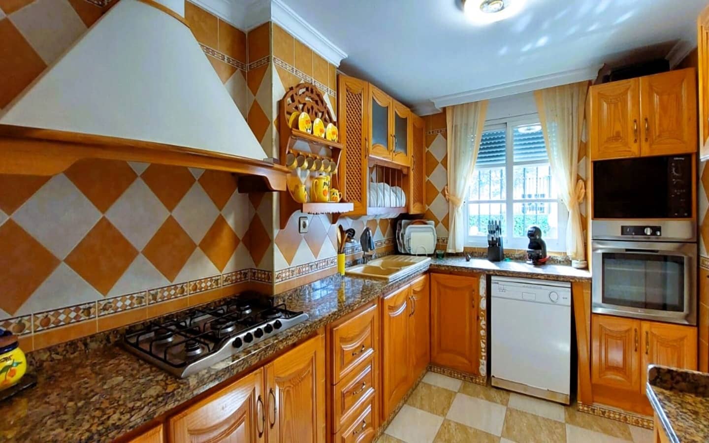 4 soveværelse Villa til salg i Salobrena med garage - € 370.000 (Ref: 4914829)