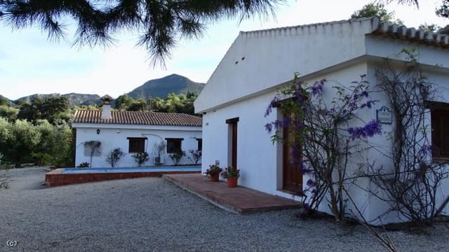 3 soveværelse Finca/Landehus til salg i Los Guajares med swimmingpool garage - € 330.000 (Ref: 5167460)