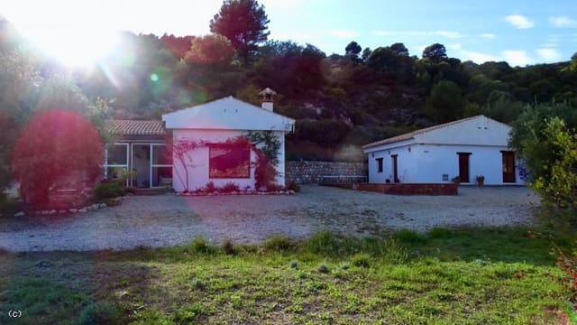 3 soveværelse Finca/Landehus til salg i Los Guajares med swimmingpool garage - € 330.000 (Ref: 5167460)