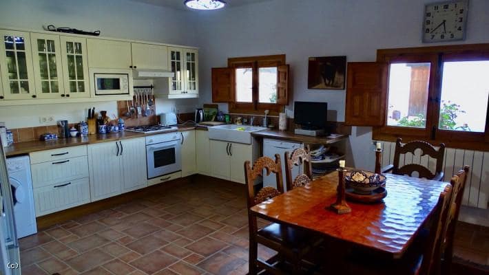 3 soveværelse Finca/Landehus til salg i Los Guajares med swimmingpool garage - € 330.000 (Ref: 5167460)