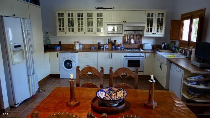 3 soveværelse Finca/Landehus til salg i Los Guajares med swimmingpool garage - € 330.000 (Ref: 5167460)