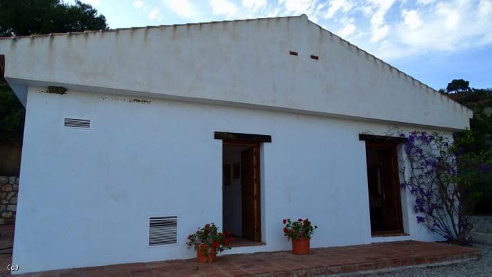 3 soveværelse Finca/Landehus til salg i Los Guajares med swimmingpool garage - € 330.000 (Ref: 5167460)