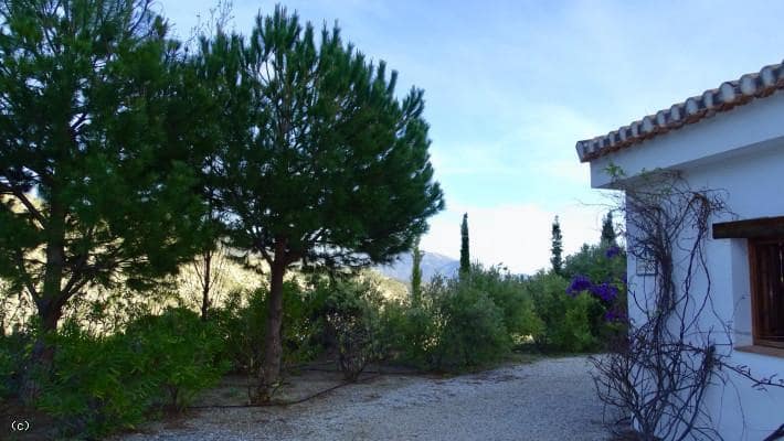 3 soveværelse Finca/Landehus til salg i Los Guajares med swimmingpool garage - € 330.000 (Ref: 5167460)