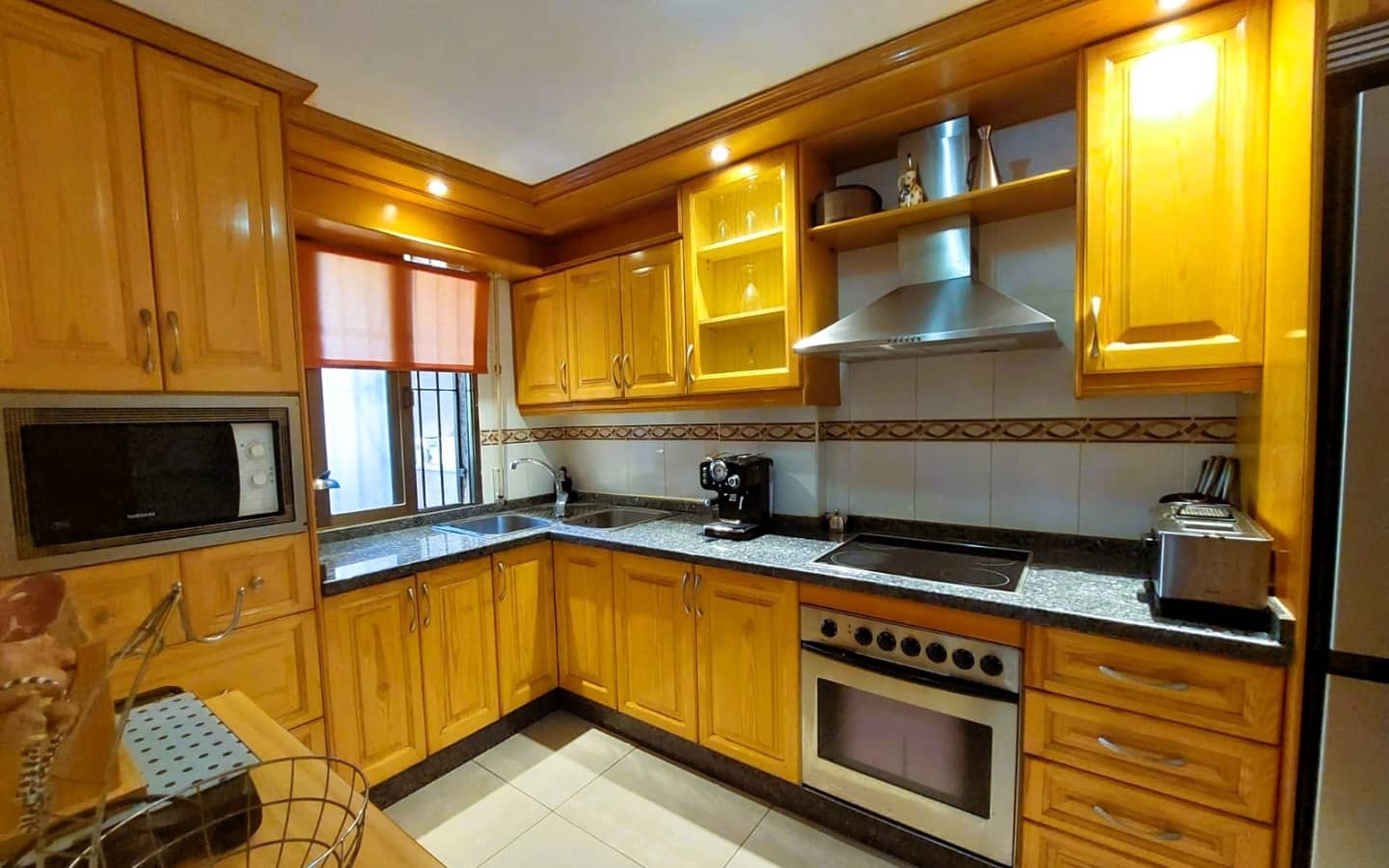 2 bedroom Flat for sale in Salobrena with garage - € 250,000 (Ref: 5176011)