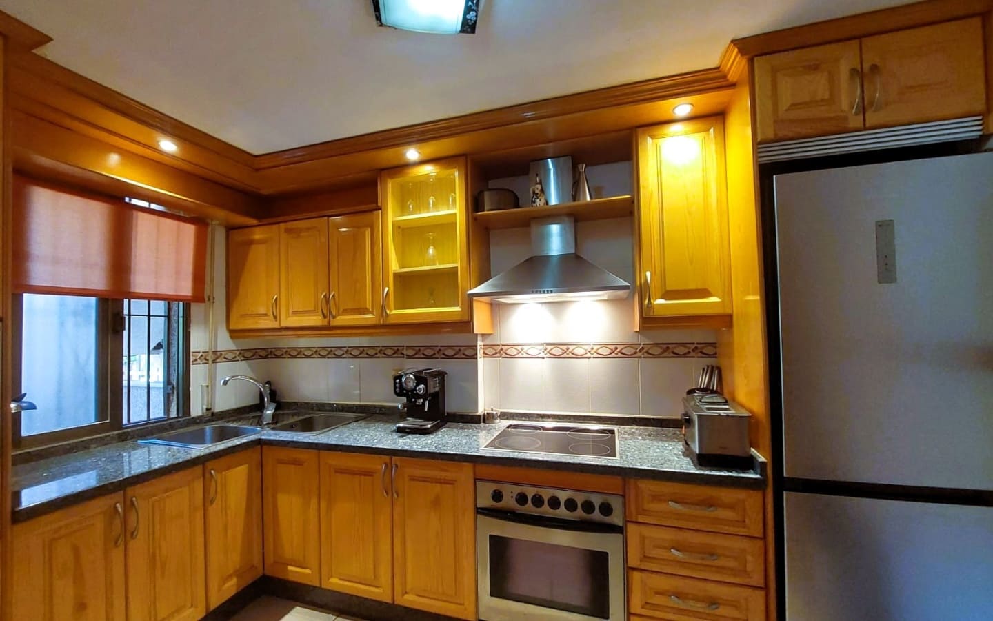 2 bedroom Flat for sale in Salobrena with garage - € 250,000 (Ref: 5176011)