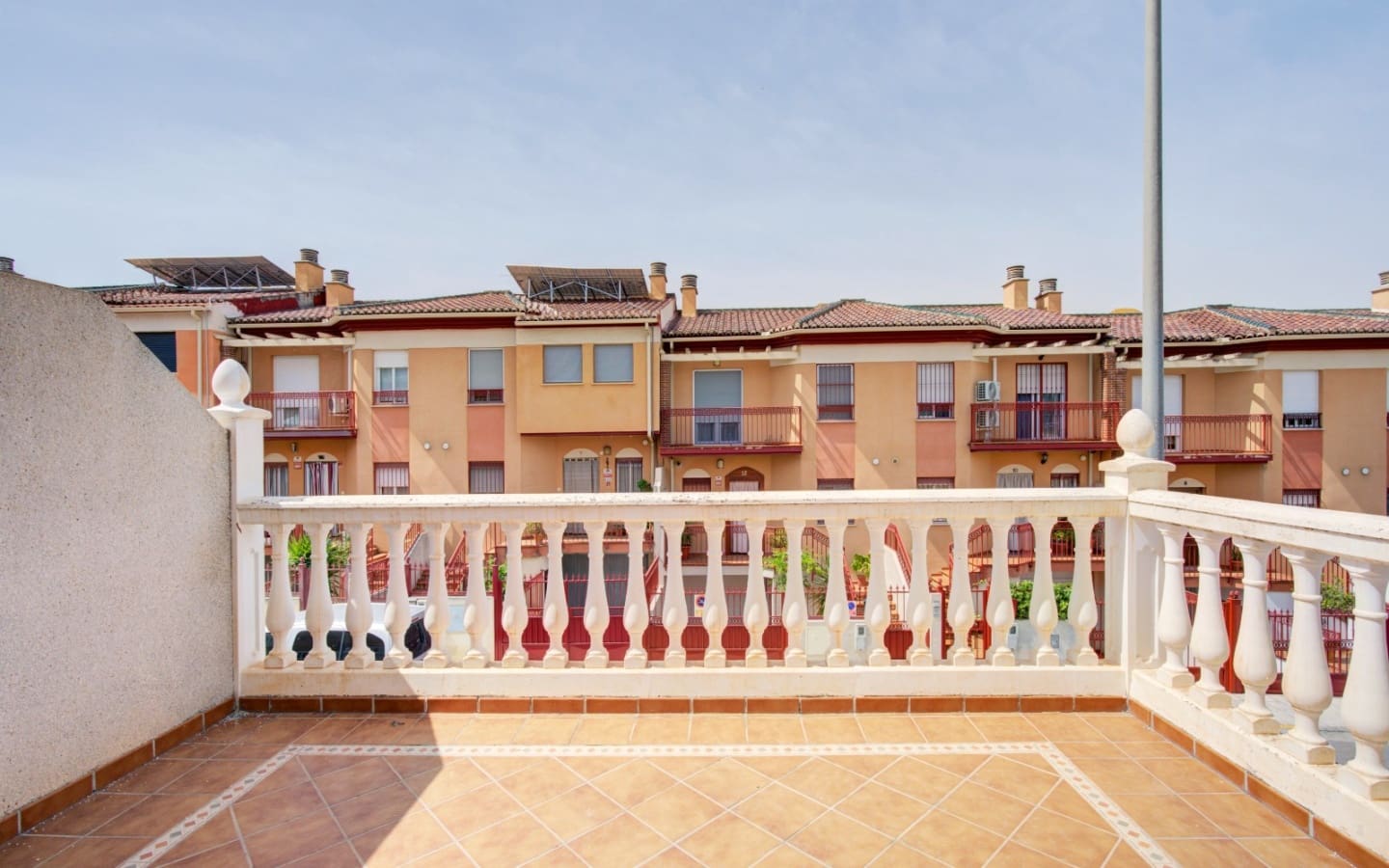 3 bedroom Villa for sale in Peligros with garage - € 310,000 (Ref: 5176014)