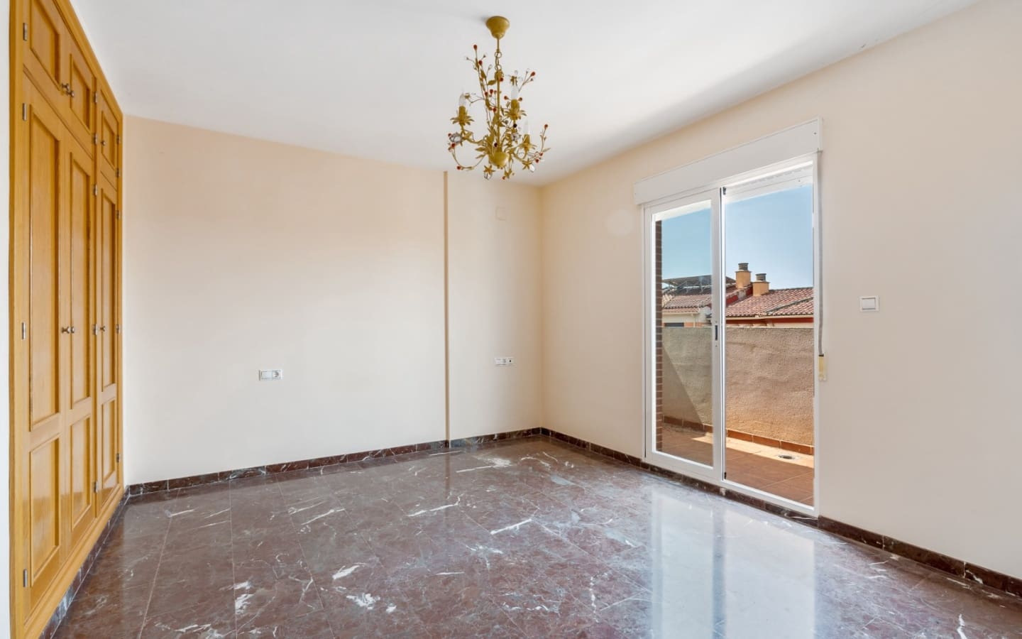 3 bedroom Villa for sale in Peligros with garage - € 310,000 (Ref: 5176014)