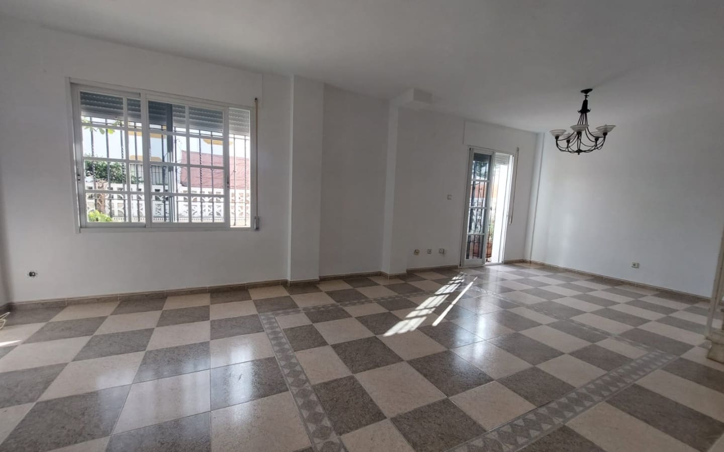 4 soveværelse Villa til salg i Salobrena med garage - € 350.000 (Ref: 5431910)