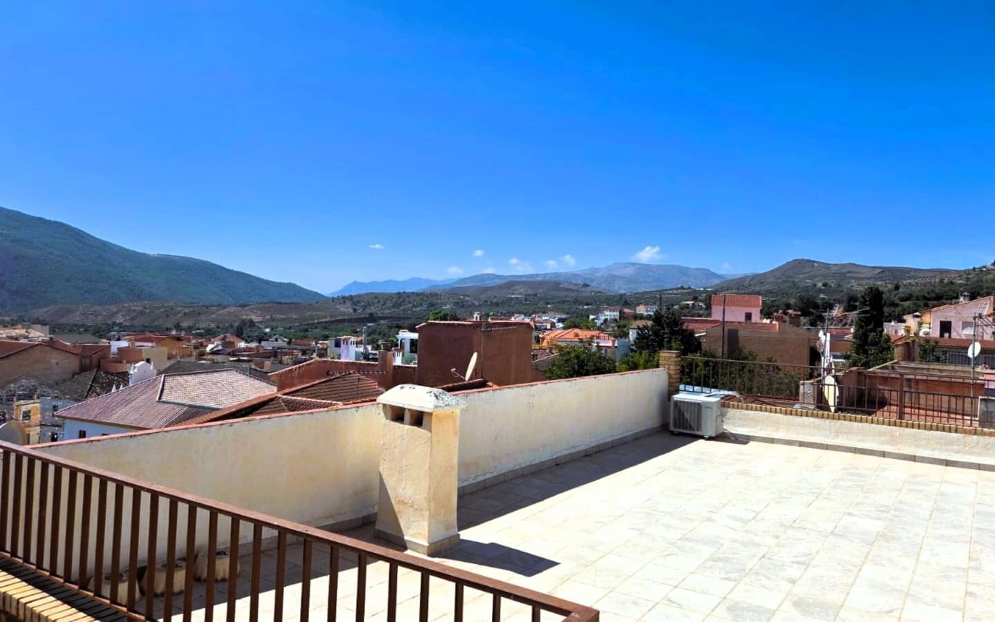 4 soveværelse Lejlighed til salg i Orgiva - € 130.000 (Ref: 5467267)