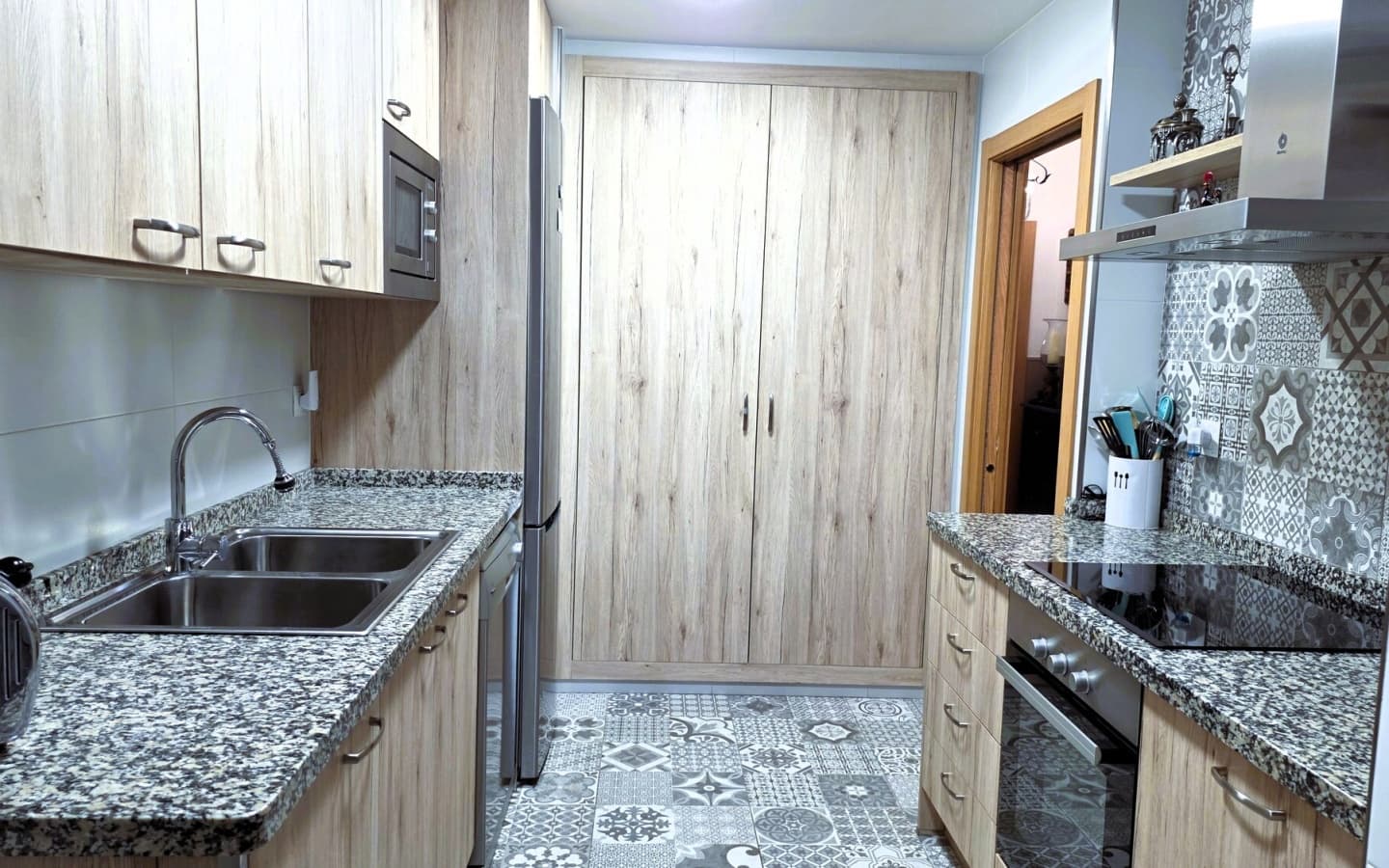 Piso de 2 habitaciones en Estepona en venta con garaje - 349.000 € (Ref: 5513068)