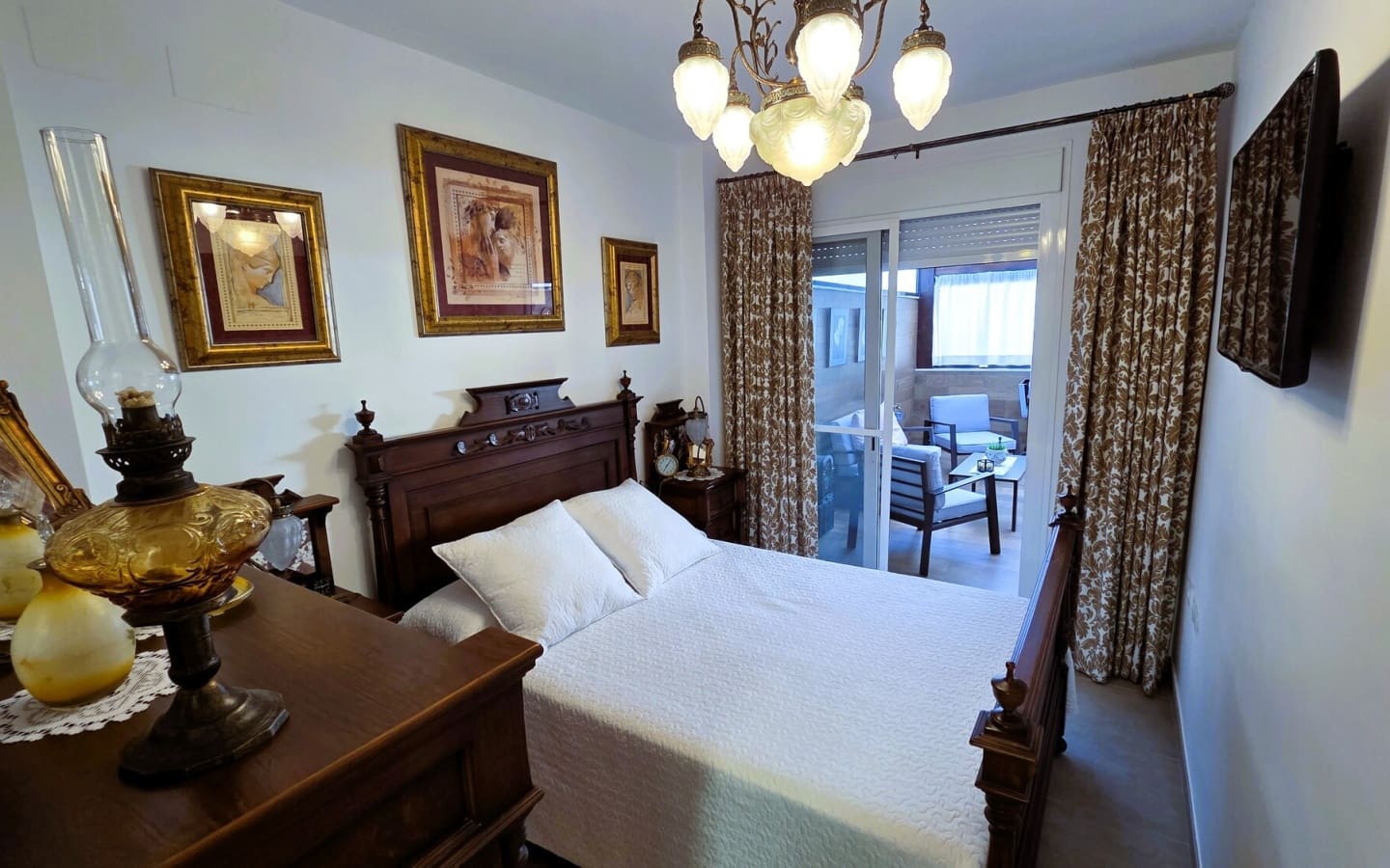 Piso de 2 habitaciones en Estepona en venta con garaje - 349.000 € (Ref: 5513068)