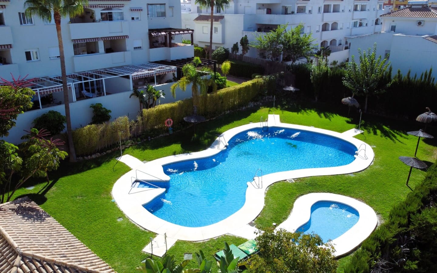 Piso de 2 habitaciones en Estepona en venta con garaje - 349.000 € (Ref: 5513068)