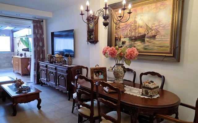 Piso de 2 habitaciones en Estepona en venta con garaje - 349.000 € (Ref: 5513068)