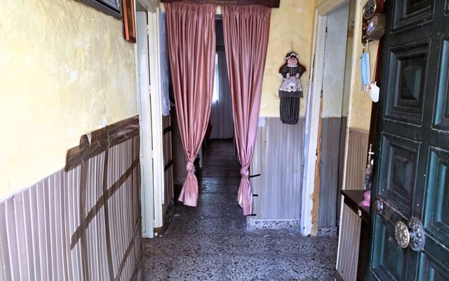 4 soveværelse Byhus til salg i Orgiva - € 70.000 (Ref: 5691330)