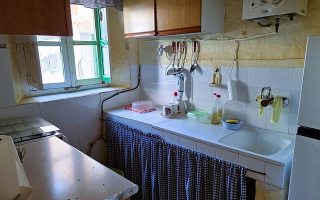 4 soveværelse Byhus til salg i Orgiva - € 70.000 (Ref: 5691330)